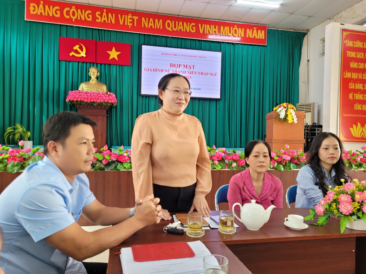B&agrave; Trần Thị Thu Trang - B&iacute; thư Đảng ủy phường 5, quận 8 th&ocirc;ng tin về c&ocirc;ng t&aacute;c tuyển qu&acirc;n năm 2023 tại địa phương v&agrave; gởi lời nhắn nhủ đến Thảo v&agrave; gia đ&igrave;nh