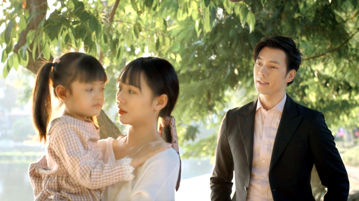 Đừng l&agrave;m mẹ c&aacute;u ghi điểm nhờ c&acirc;u chuyện nh&acirc;n văn, d&agrave;n diễn vi&ecirc;n  từ người lớn đến trẻ con đều h&oacute;a th&acirc;n xuất sắc