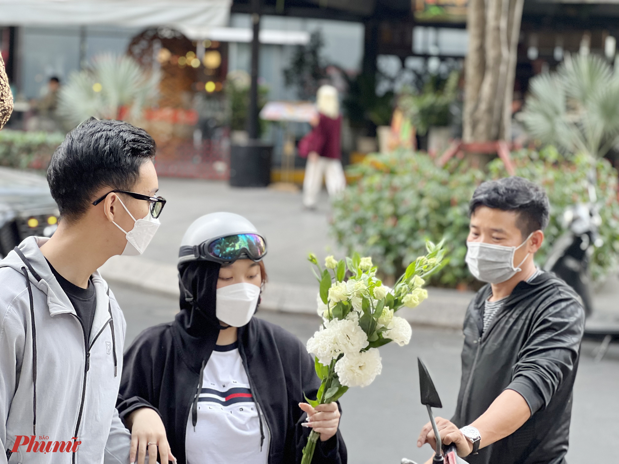 Anh Minh (43 tuổi, qu&ecirc; Hải Dương) cho biết xe hoa n&agrave;y đ&atilde; được gia đ&igrave;nh anh ph&aacute;t 