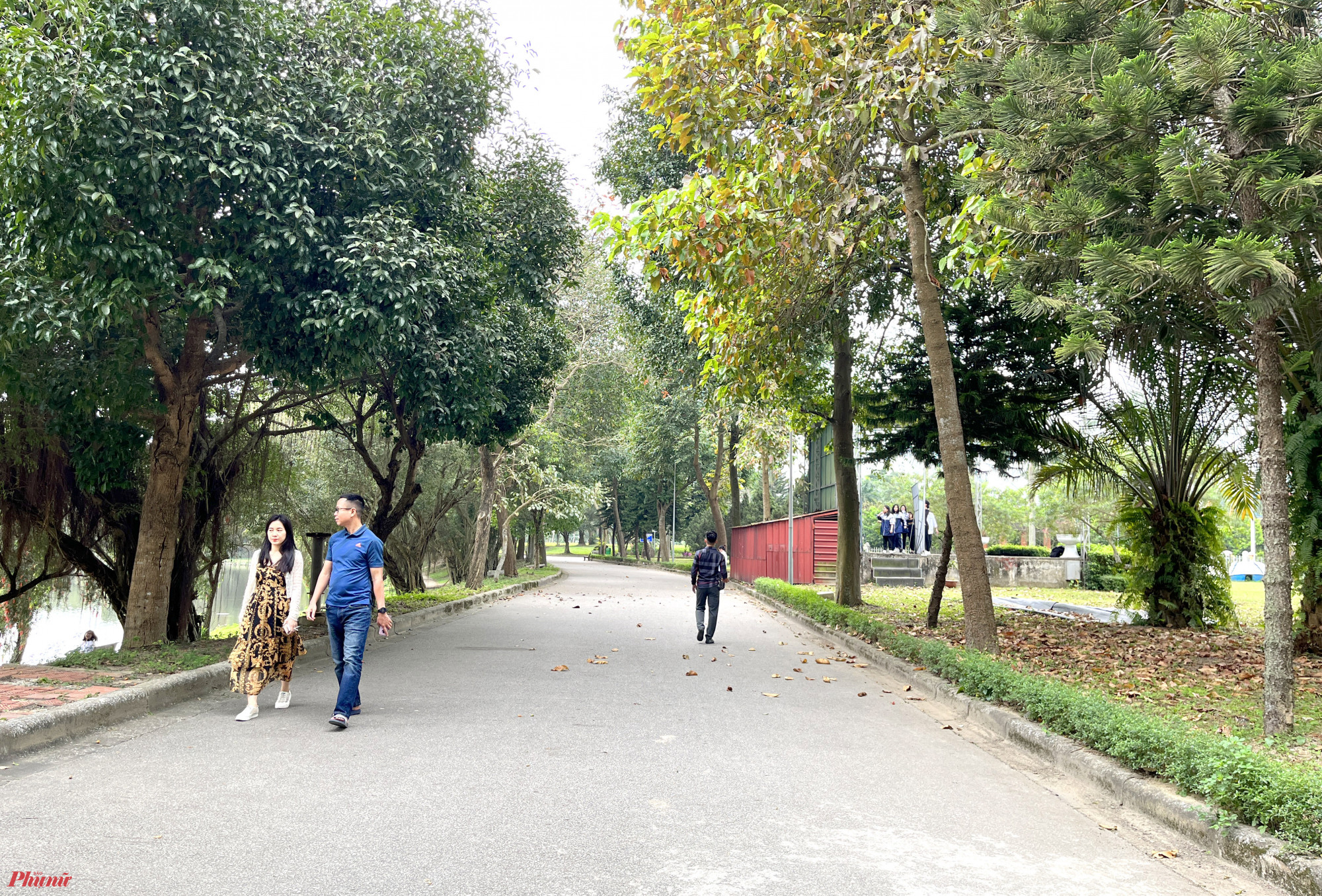 Động th&aacute;i n&agrave;y khiến nhiều người d&acirc;n bắt đầu t&igrave;m về c&ocirc;ng vi&ecirc;n để vui chơi nhiều hơn. Đặc biệt l&agrave; v&agrave;o những dịp cuối tuần.
