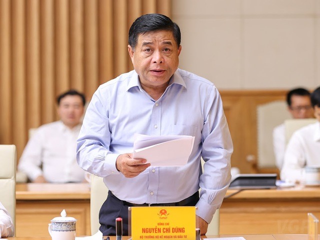 Bộ trưởng Bộ Kế hoạch v&agrave; Đầu tư Nguyễn Ch&iacute; Dũng cho biết, đ&acirc;y l&agrave; một nghị quyết kh&oacute;, phức tạp v&agrave; đỏi hỏi y&ecirc;u cầu cao nhằm giải quyết điểm nghẽn ph&aacute;t triển TPHCM, tạo bứt ph&aacute; đồng thời b&aacute;m s&aacute;t Nghị quyết của Bộ Ch&iacute;nh trị v&agrave; Quốc hội