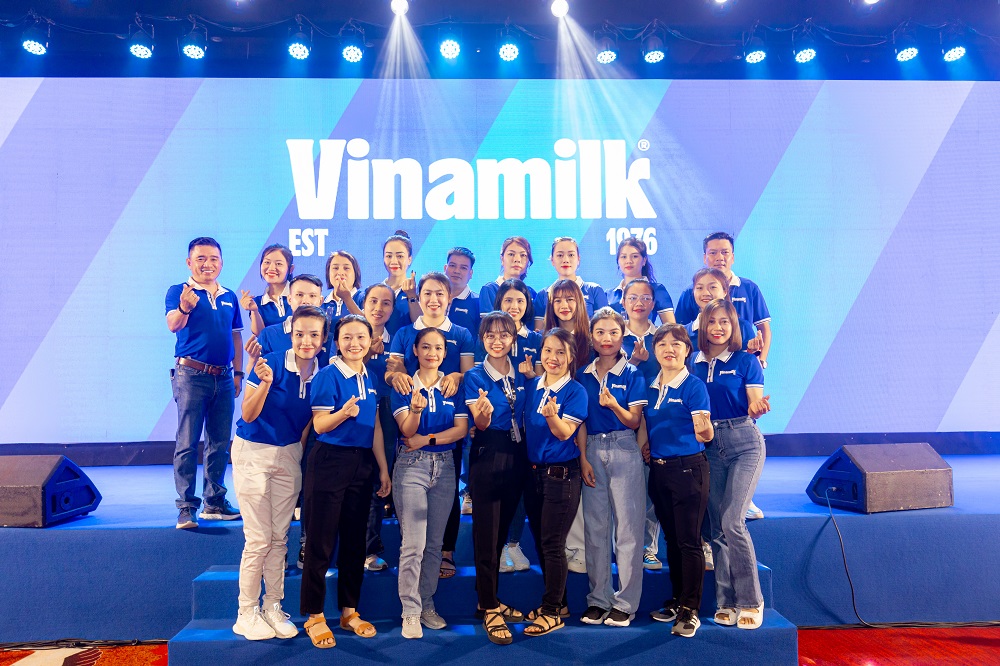 Tinh thần &ldquo;quyết t&acirc;m, t&aacute;o bạo, lu&ocirc;n l&agrave; ch&iacute;nh m&igrave;nh&rdquo; trong văn h&oacute;a doanh nghiệp l&agrave; chất x&uacute;c t&aacute;c gi&uacute;p kết nối nhiều thế hệ người lao động tại Vinamilk - Ảnh: Vinamilk