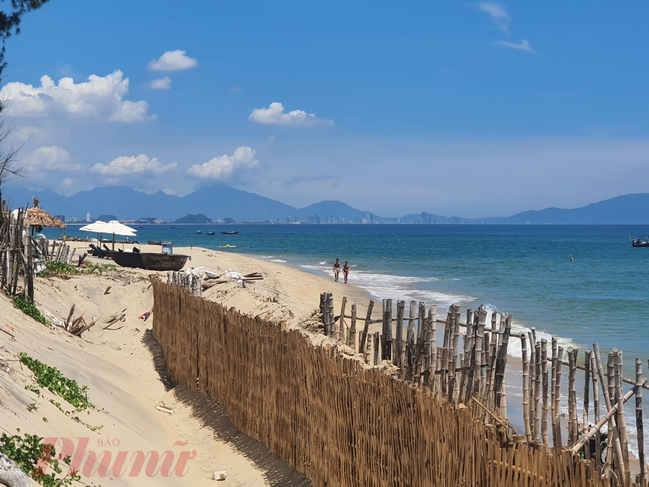 Theo b&aacute;o c&aacute;o của Sở NN-PTNT tỉnh Quảng Nam; trong những năm gần đ&acirc;y, bờ biển đoạn qua khối phố Thịnh Mỹ (P.Cẩm An, TP.Hội An) bị x&acirc;m thực v&agrave;o khoảng 30m.