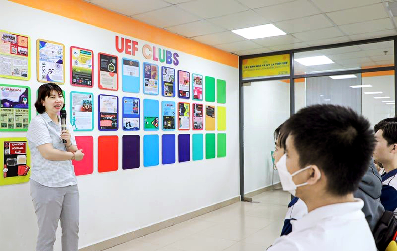 Trung t&acirc;m Tham vấn t&acirc;m l&yacute; v&agrave; Hỗ trợ ph&aacute;p luật Trường đại học Kinh tế - T&agrave;i ch&iacute;nh TPHCM thường xuy&ecirc;n tổ chức c&aacute;c hoạt động cung cấp  kiến thức về t&acirc;m l&yacute; v&agrave; ph&aacute;p luật cho sinh vi&ecirc;n - Nguồn ảnh: Website trường
