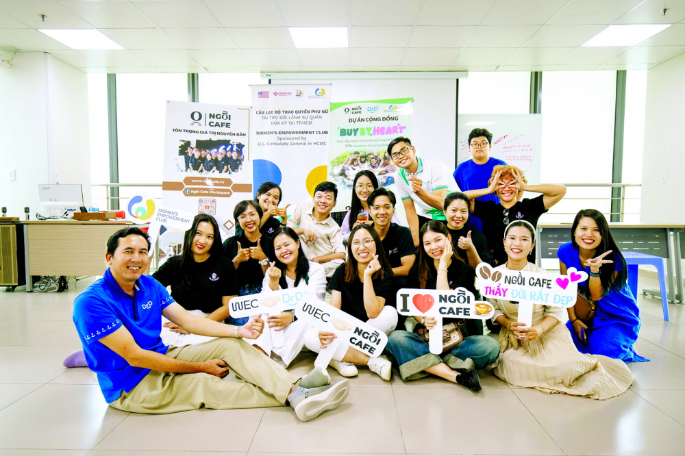 Nguyễn Trung Hậu v&agrave; c&aacute;c cộng sự, đối t&aacute;c trong work shop Ngồi c&agrave; ph&ecirc; thấy đời rất đẹp