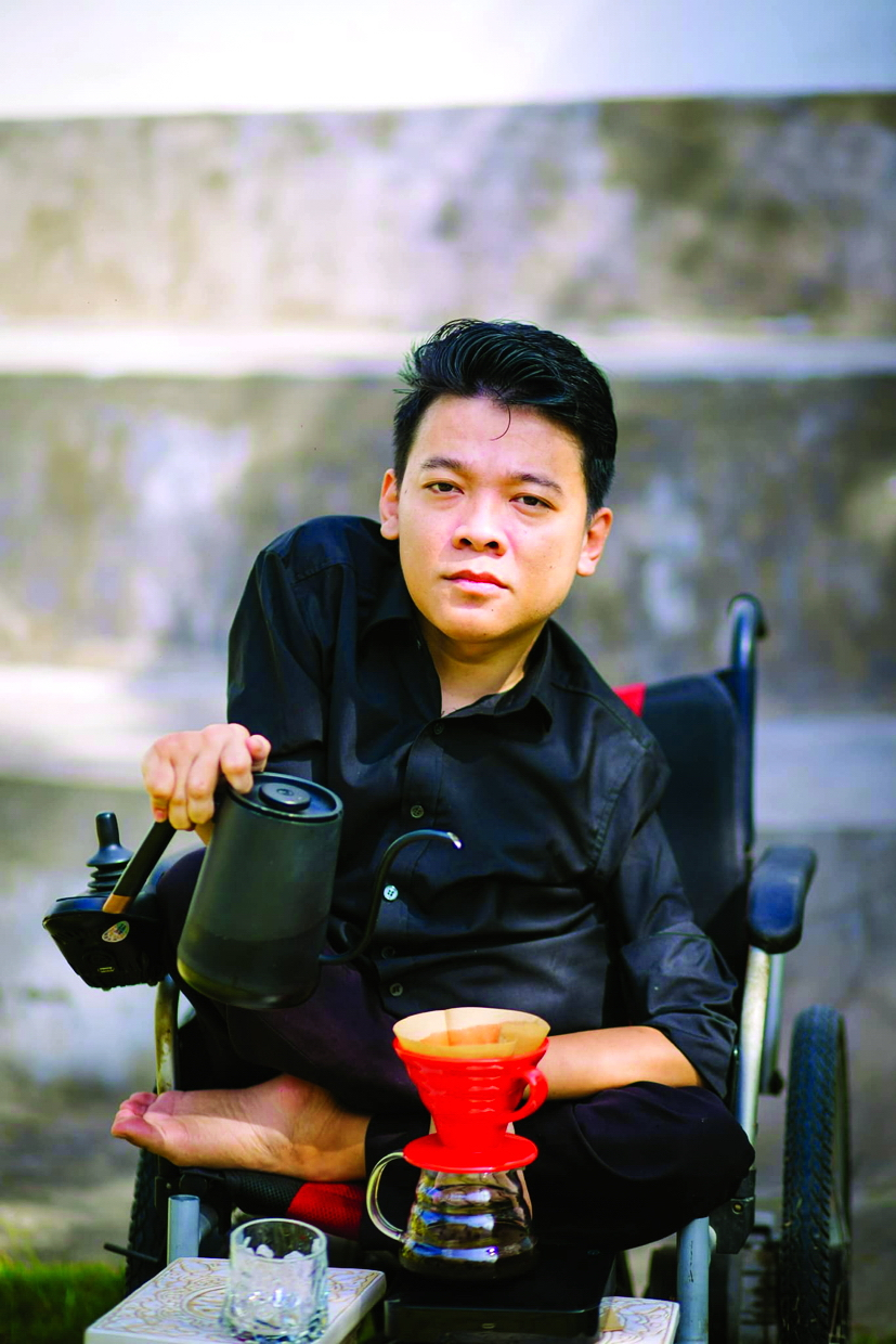 Nguyễn Trung Hậu kiến tạo Ngồi Caf&eacute;  với t&ocirc;n chỉ kinh doanh tử tế v&agrave; tr&aacute;ch nhiệm