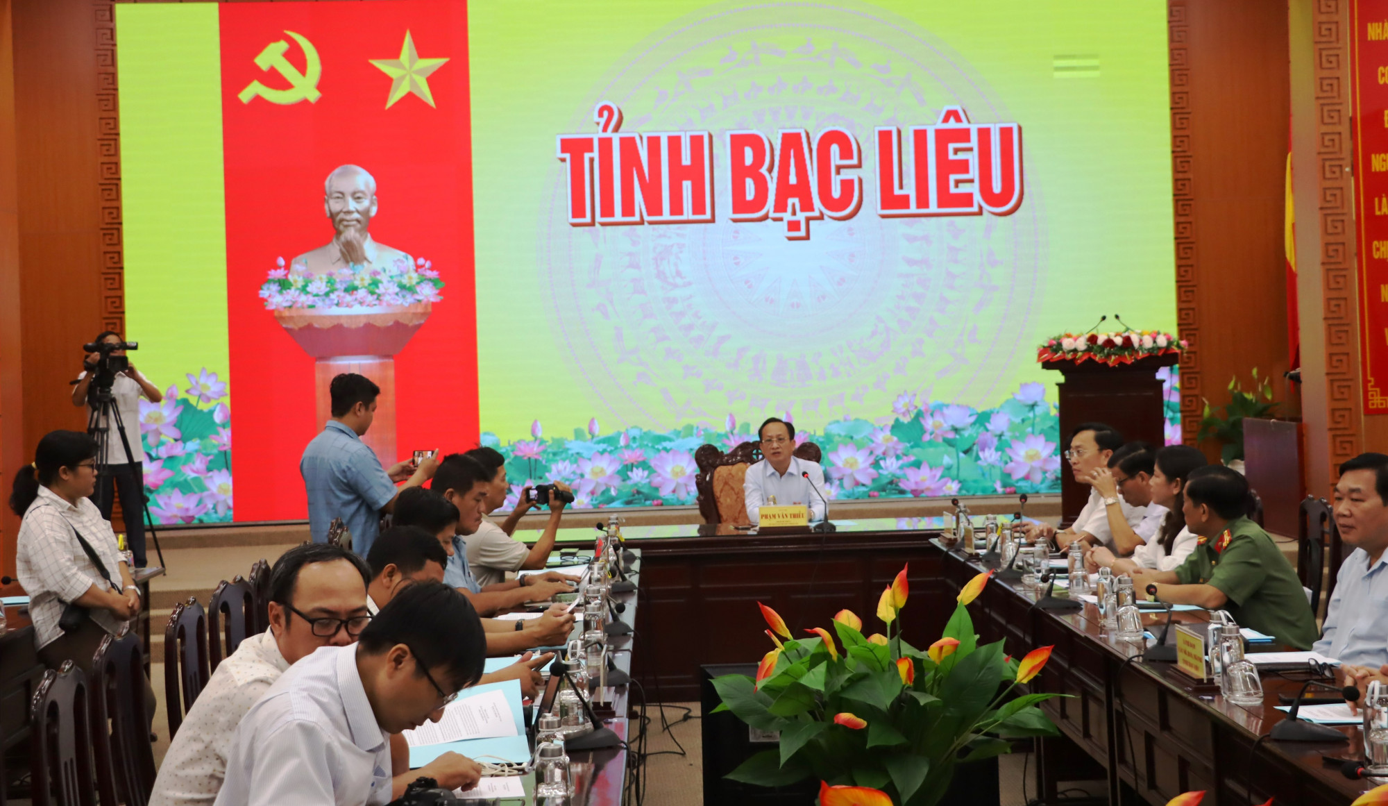 Quang cảnh buổi họp b&aacute;o