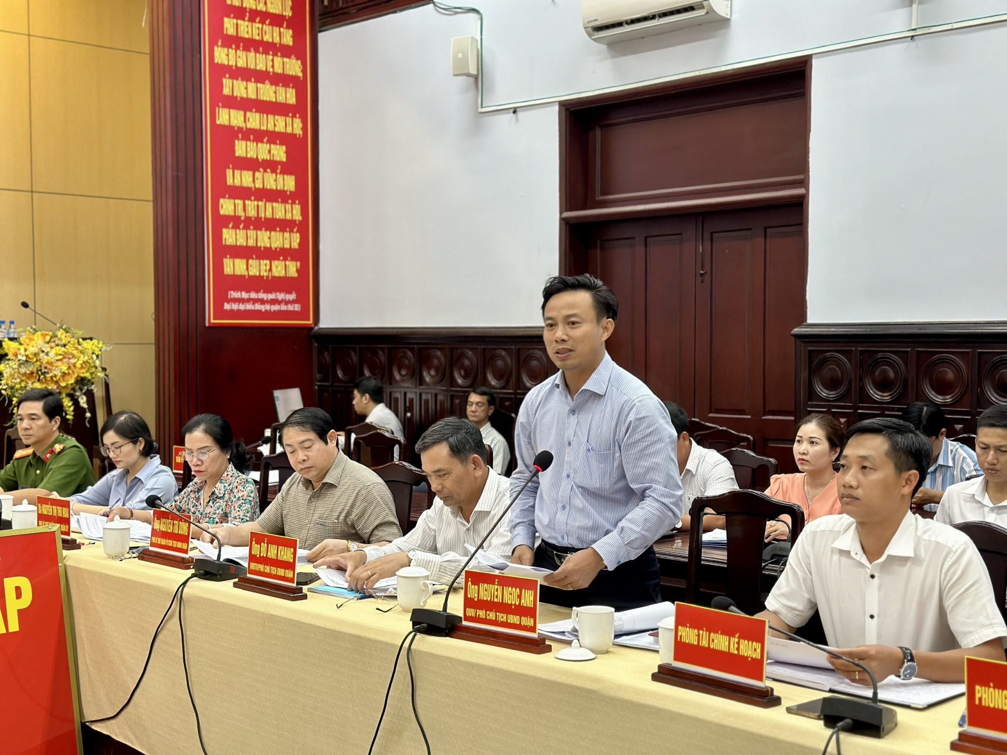 L&atilde;nh đạo quận G&ograve; Vấp b&aacute;o c&aacute;o một số nội dung kiến nghị, kh&oacute; khăn, vướng mắc của quận
