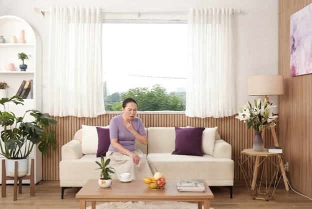 Khi trưởng th&agrave;nh v&agrave; theo năm th&aacute;ng, h&agrave;ng r&agrave;o miễn dịch dần suy yếu, chức năng tạo miễn dịch cũng giảm đi, khả năng chống lại mầm bệnh k&eacute;m hơn - Ảnh: Nutifood