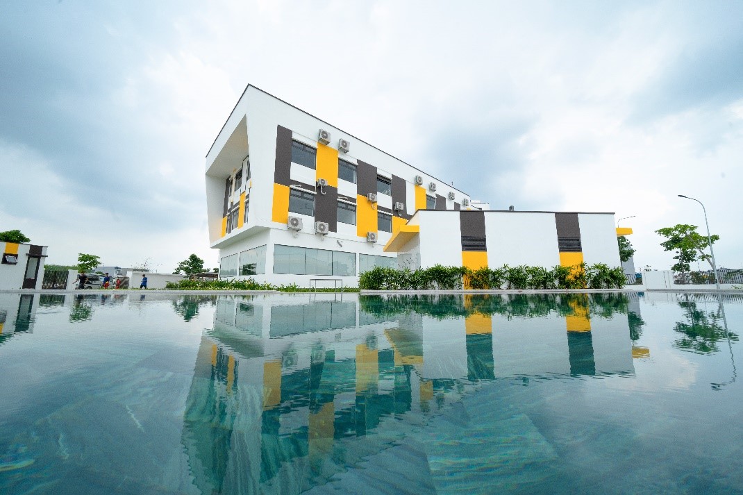 Trường INschool Bến C&aacute;t c&oacute; quy m&ocirc; hơn 1,6ha được đầu tư với c&aacute;c trang thiết bị hiện đại v&agrave; chương tr&igrave;nh học ti&ecirc;n tiến của nước ngo&agrave;i