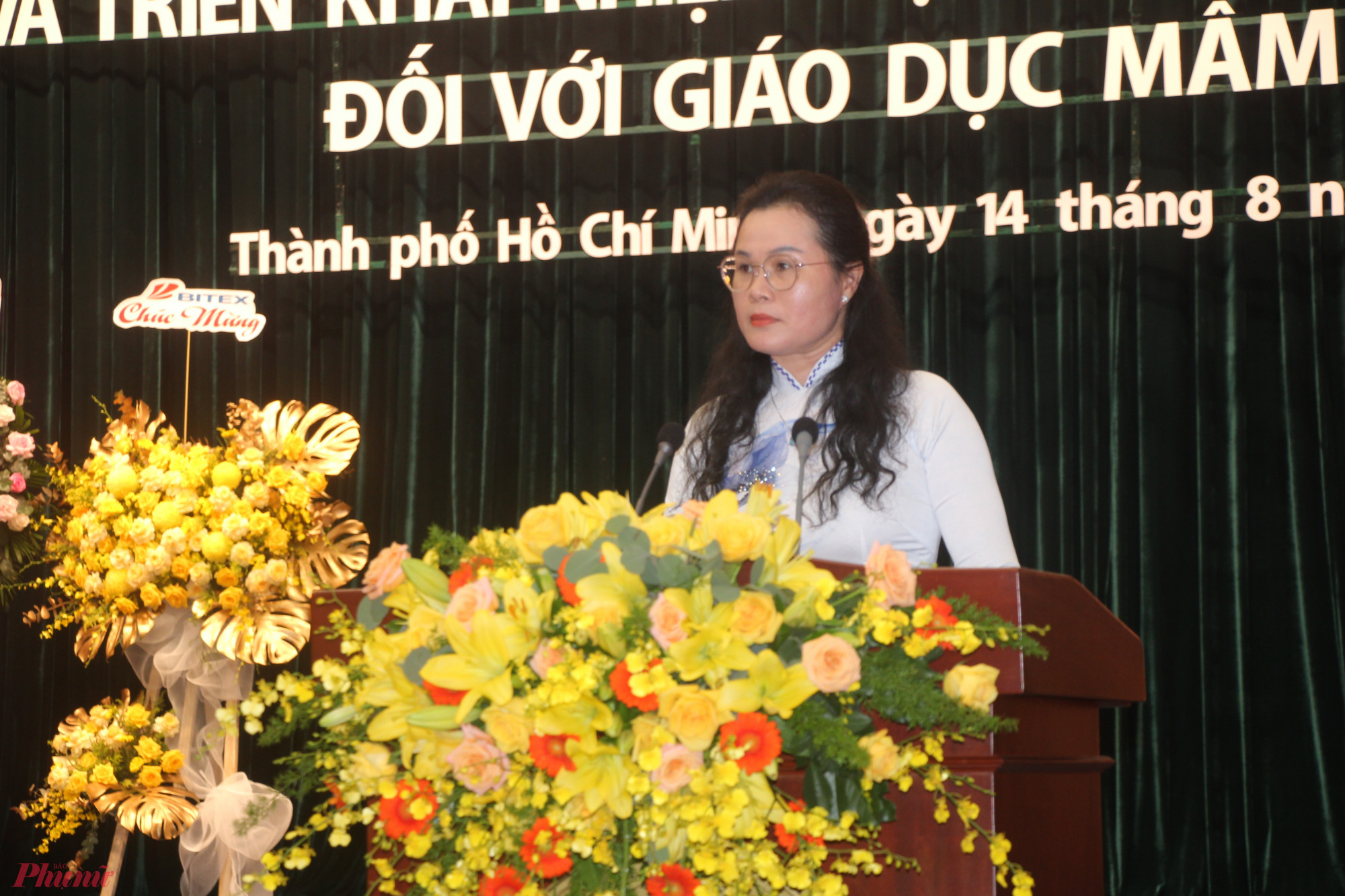 B&agrave; L&ecirc; Thụy Mỵ Ch&acirc;u ph&aacute;t biểu tại hội nghị - Ảnh: Trang Thư