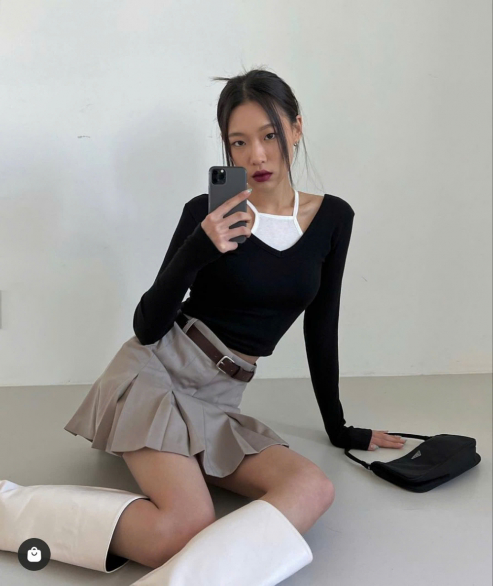 Phong c&aacute;ch &ldquo;acubi&rdquo; l&agrave; một t&acirc;n binh đầy tiềm năng trong thế giới thời trang, đại diện cho xu hướng tối giản nhưng kh&ocirc;ng đơn điệu. Được x&aacute;c định bởi việc sử dụng những th&agrave;nh phần cơ bản, &ldquo;acubi&rdquo; tạo n&ecirc;n những trang phục thời thượng v&agrave; đầy c&aacute; t&iacute;nh.