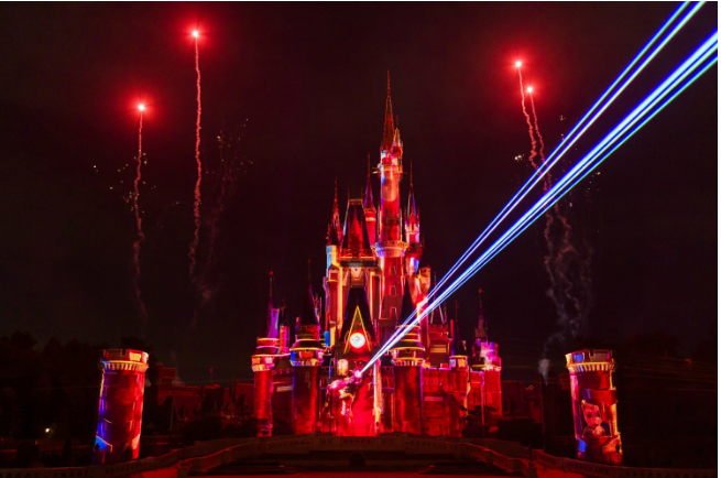 L&acirc;u đ&agrave;i Lọ Lem tại Tokyo Disneyland - Ảnh: Disney