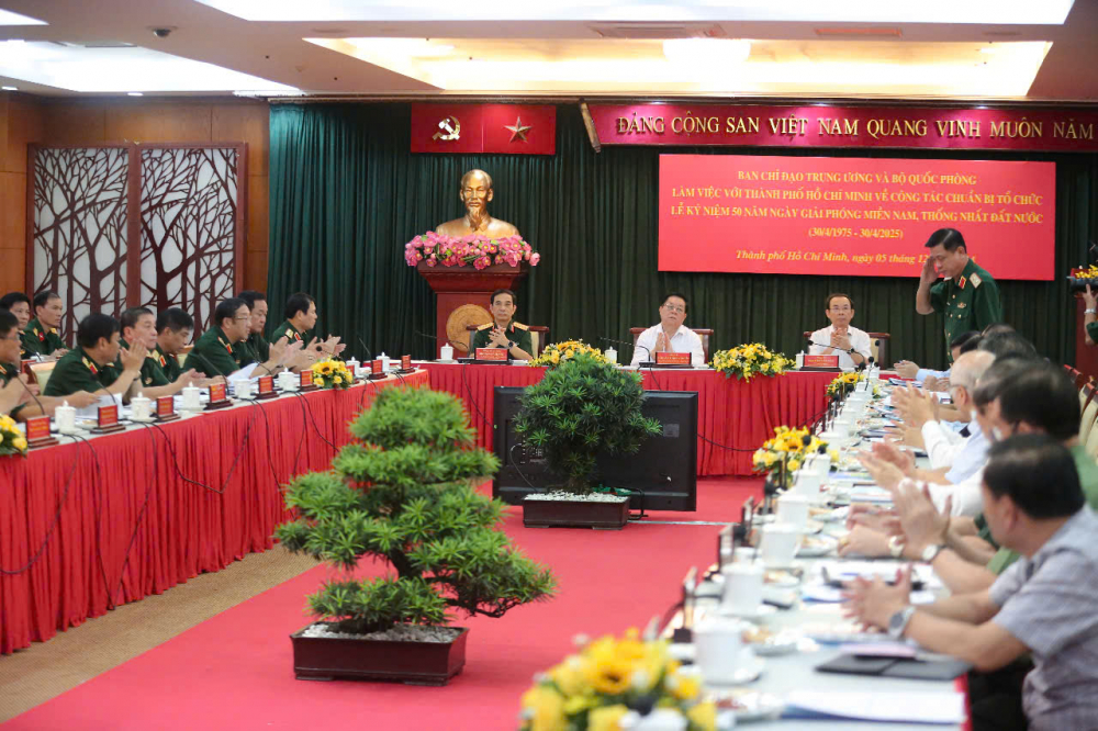 Quang cảnh buổi l&agrave;m việc - Ảnh: Ph&ugrave;ng Huy