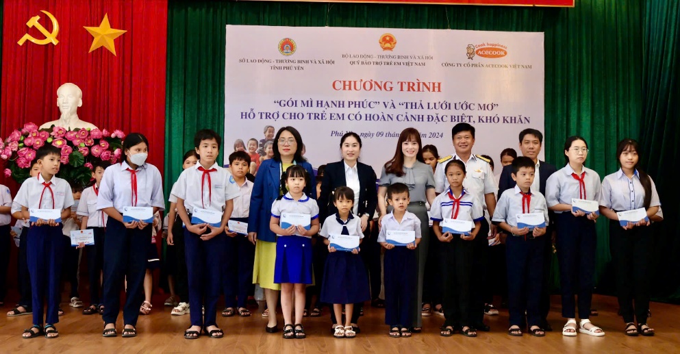 Chương tr&igrave;nh &ldquo;G&oacute;i m&igrave; hạnh ph&uacute;c&rdquo; v&agrave; &ldquo;Thả lưới ước mơ&rdquo; hỗ trợ trẻ em c&oacute; ho&agrave;n cảnh kh&oacute; khăn