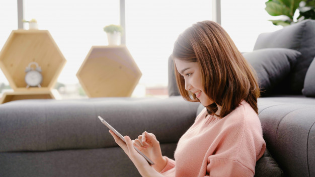 C&ocirc; tin bản lĩnh của chồng, n&ecirc;n vẫn để chồng đi l&agrave;m xa (ảnh minh họa)