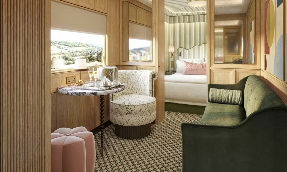The Britannic Explorer, chuyến t&agrave;u sang trọng chạy từ Anh đến xứ Wales, c&oacute; 18 cabin, trong đ&oacute; c&oacute; 3 ph&ograve;ng suite cao cấp. Những ph&ograve;ng n&agrave;y được trang bị giường đ&ocirc;i, ph&ograve;ng tắm ri&ecirc;ng, v&agrave; b&agrave;n ăn bằng đ&aacute; cẩm thạch, tạo n&ecirc;n kh&ocirc;ng gian vừa thanh lịch vừa tiện nghi. H&agrave;nh kh&aacute;ch c&ograve;n được tận hưởng dịch vụ spa miễn ph&iacute; v&agrave; c&oacute; quản gia ri&ecirc;ng phục vụ suốt h&agrave;nh tr&igrave;nh, đảm bảo sự thoải m&aacute;i tối đa.  Gi&aacute; ph&ograve;ng bắt đầu từ 14.000 USD cho h&agrave;nh tr&igrave;nh ba đ&ecirc;m tr&ecirc;n t&agrave;u.