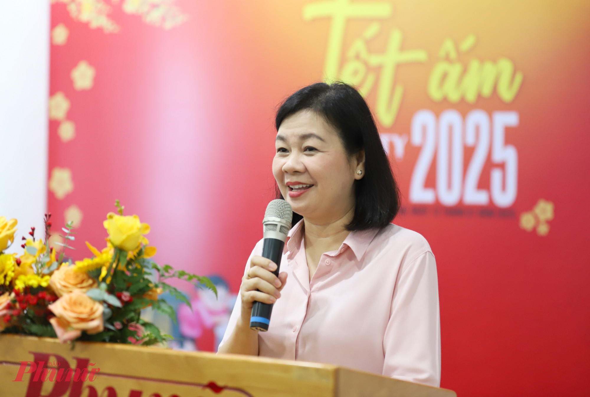 B&agrave; L&yacute; Việt Trung - Tổng bi&ecirc;n tập B&aacute;o ph&aacute;t biểu tại chương tr&igrave;nh 