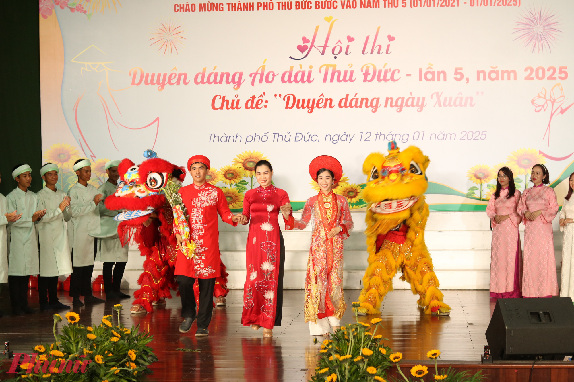 Bộ sưu tập M&ugrave;a xu&acirc;n chiến sĩ của đội thi Hội LHPN phường Long Thạnh Mỹ.