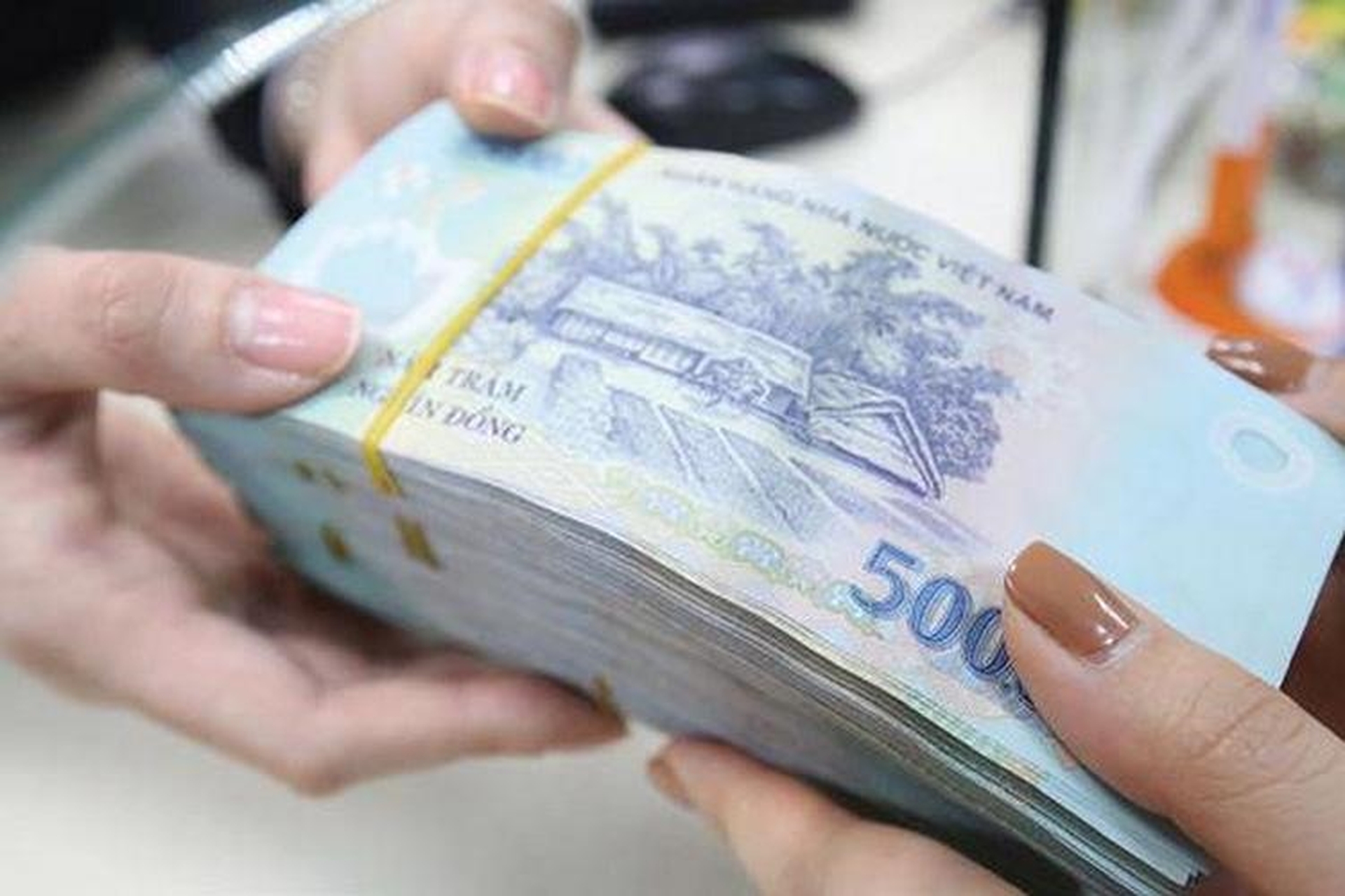 Chồng t&ocirc;i giận dữ v&igrave; t&ocirc;i hay cho người kh&aacute;c mượn tiền (ảnh minh hoạ)