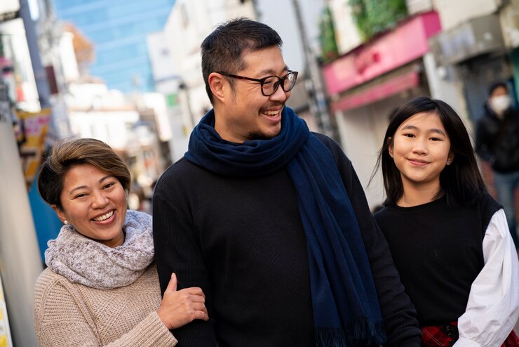 Tết n&agrave;y con t&ocirc;i sẽ được nhận tổ t&ocirc;ng, &ocirc;ng b&agrave; nội. Ảnh Freepik.com