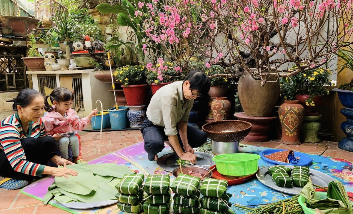 Hi&ecirc;n nh&agrave; ba mẹ th&agrave;nh nơi mọi người th&iacute;ch g&igrave; b&agrave;y đ&oacute; để đ&oacute;n tết...  (H&igrave;nh minh họa)