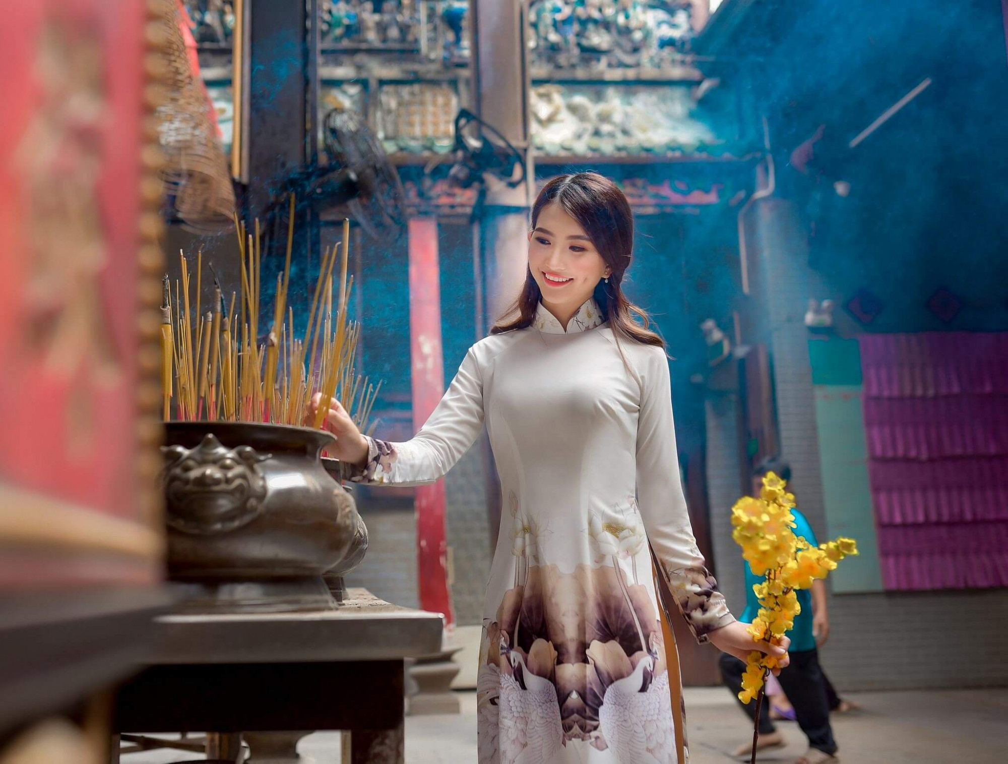 Mở c&aacute;nh cửa l&ograve;ng m&igrave;nh để đ&oacute;n những điều tươi mới (ảnh minh họa)