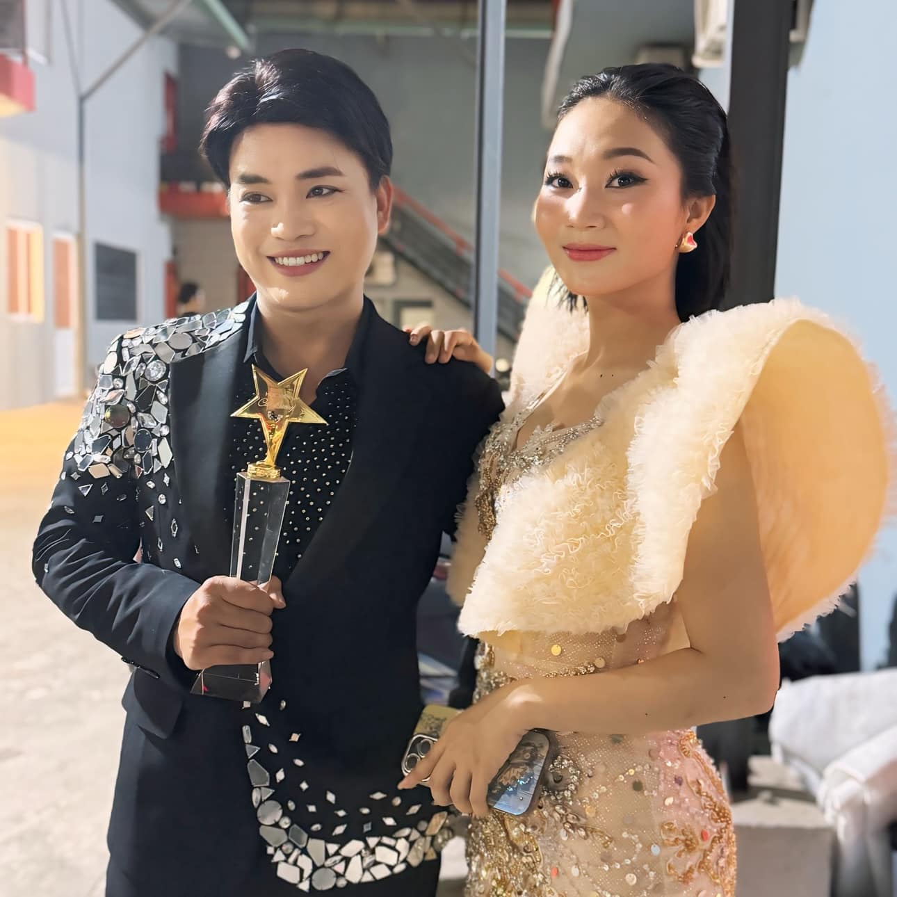 H&ugrave;ng Vương v&agrave; Mỹ Lệ - 2 qu&aacute;n qu&acirc;n b&agrave;y tỏ sự bức x&uacute;c khi chưa nhận được giải thưởng sau nhiều th&aacute;ng chương tr&igrave;nh kết th&uacute;c