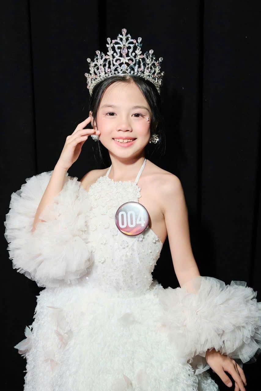 L&yacute; Gia H&acirc;n đăng quang - Ảnh: Dương Dương