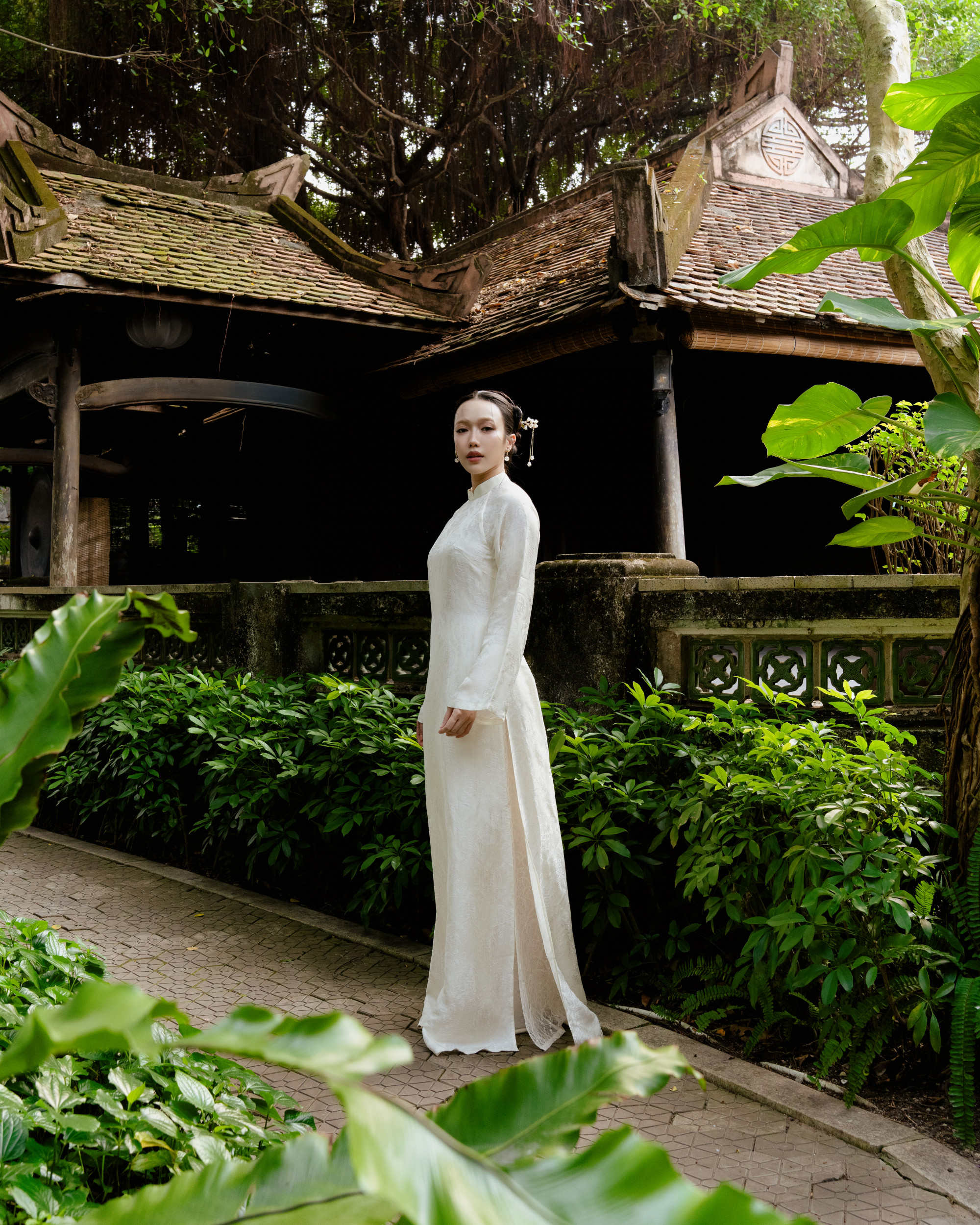 Nữ diễn vi&ecirc;n cho biết năm 2024 c&ocirc; d&agrave;nh thời gian nghỉ ngơi v&agrave; tham gia c&aacute;c TV show, cảm thấy bản th&acirc;n đ&atilde; &lsquo;sạc đầy b&igrave;nh&rsquo; v&agrave; sẵn s&agrave;ng cho những dự &aacute;n ấn tượng hơn để kh&ocirc;ng l&agrave;m phụ l&ograve;ng kh&aacute;n giả trong năm mới 2025. Vừa qua, Diệu Nhi g&acirc;y bất ngờ khi tr&igrave;nh l&agrave;ng MV Quăng Hết Đi, b&agrave;i h&aacute;t với ca từ đ&aacute;ng y&ecirc;u c&ugrave;ng giai điệu tươi vui, trẻ trung.