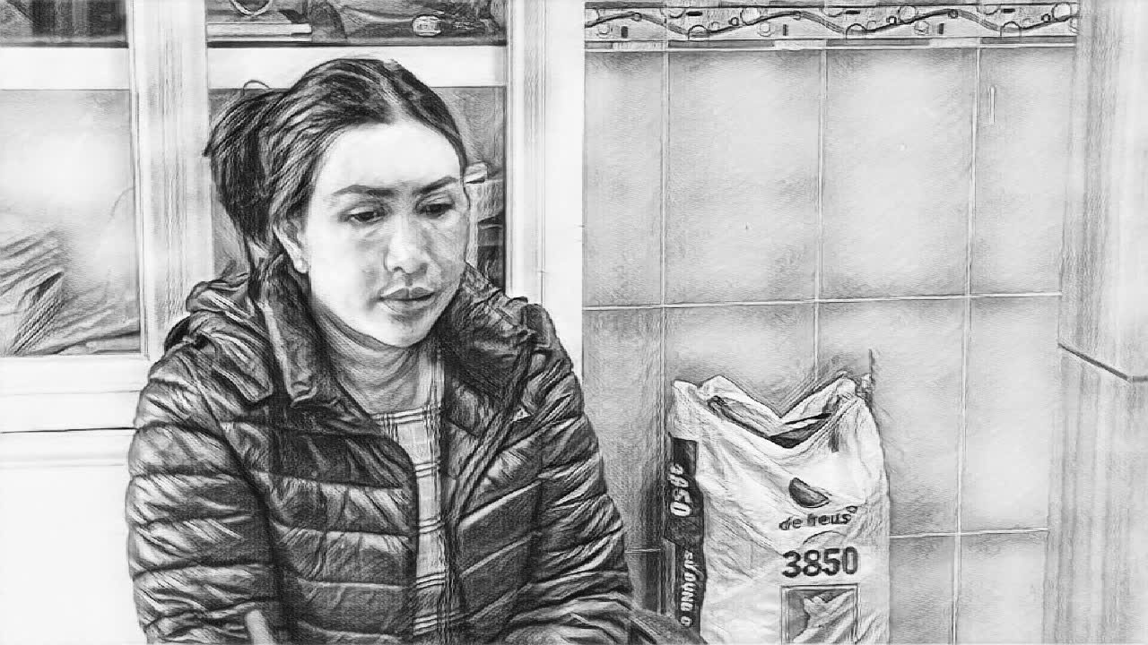 Nguyễn Thị Cẩm My l&agrave;m việc tại cơ quan c&ocirc;ng an - Ảnh: Sỹ Đức
