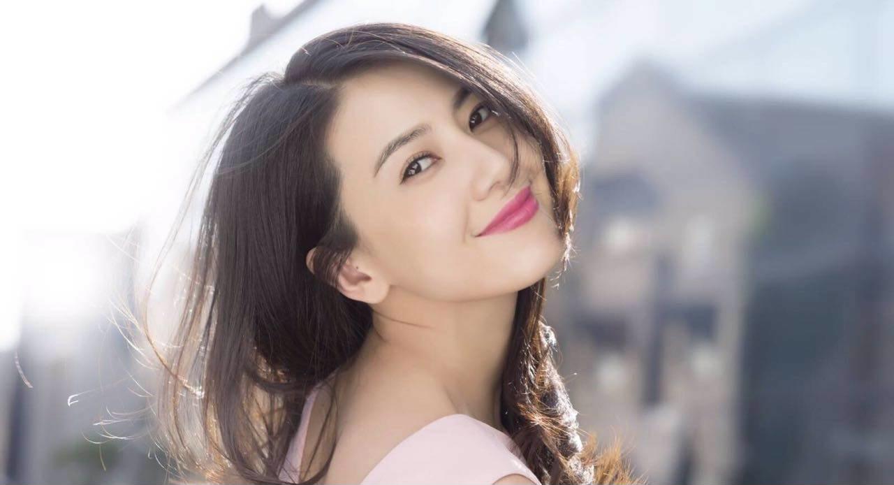 Vợ rất ch&uacute; &yacute; giữ g&igrave;n v&oacute;c d&aacute;ng v&agrave; y&ecirc;u l&agrave;m đẹp (Ảnh minh họa)