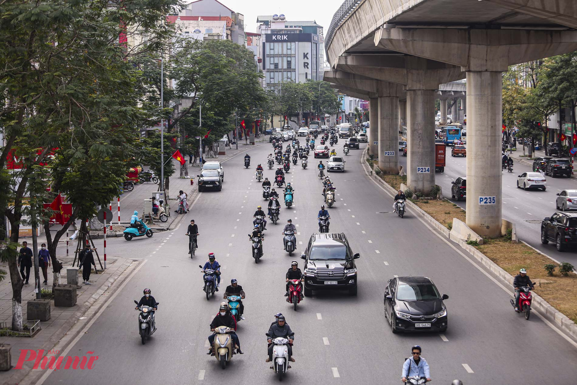 16g, trục đường Quốc lộ 32C (cửa ng&otilde; ph&iacute;a T&acirc;y H&agrave; Nội) hướng v&agrave;o Trung t&acirc;m Thủ đ&ocirc; dễ d&agrave;ng di chuyển.
