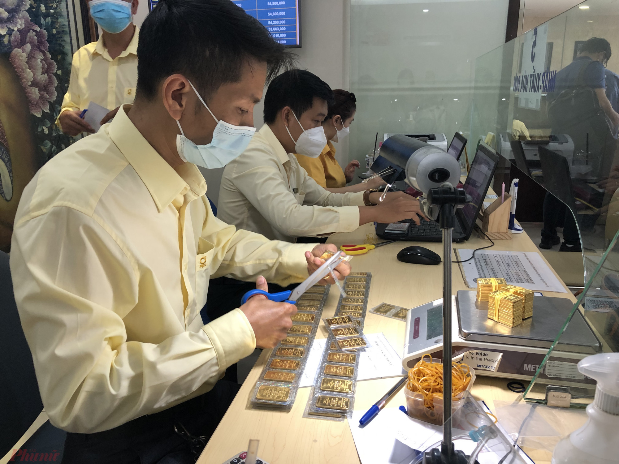 Gi&aacute; v&agrave;ng miếng SJC tăng l&ecirc;n 91 triệu đồng/lượng - Ảnh: Thanh Hoa