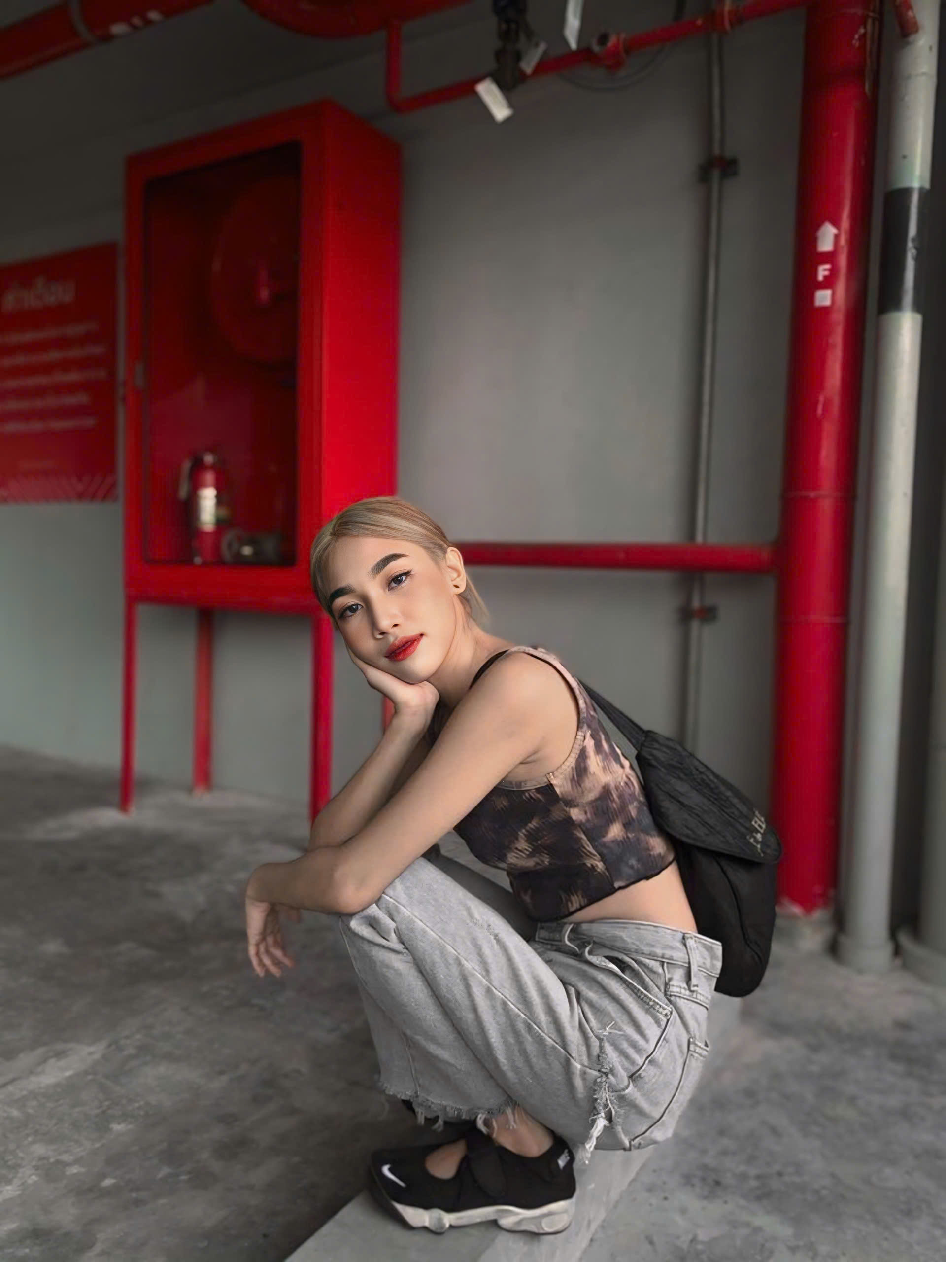 M&oacute;n phụ kiện n&agrave;y c&oacute; thể ph&ugrave; hợp với mọi loại trang phục từ quần jeans, v&aacute;y ngắn, đến những set đồ thể thao c&aacute; t&iacute;nh... đều gi&uacute;p tạo n&ecirc;n tổng thể h&agrave;i h&ograve;a, đẹp mắt cho người mặc.