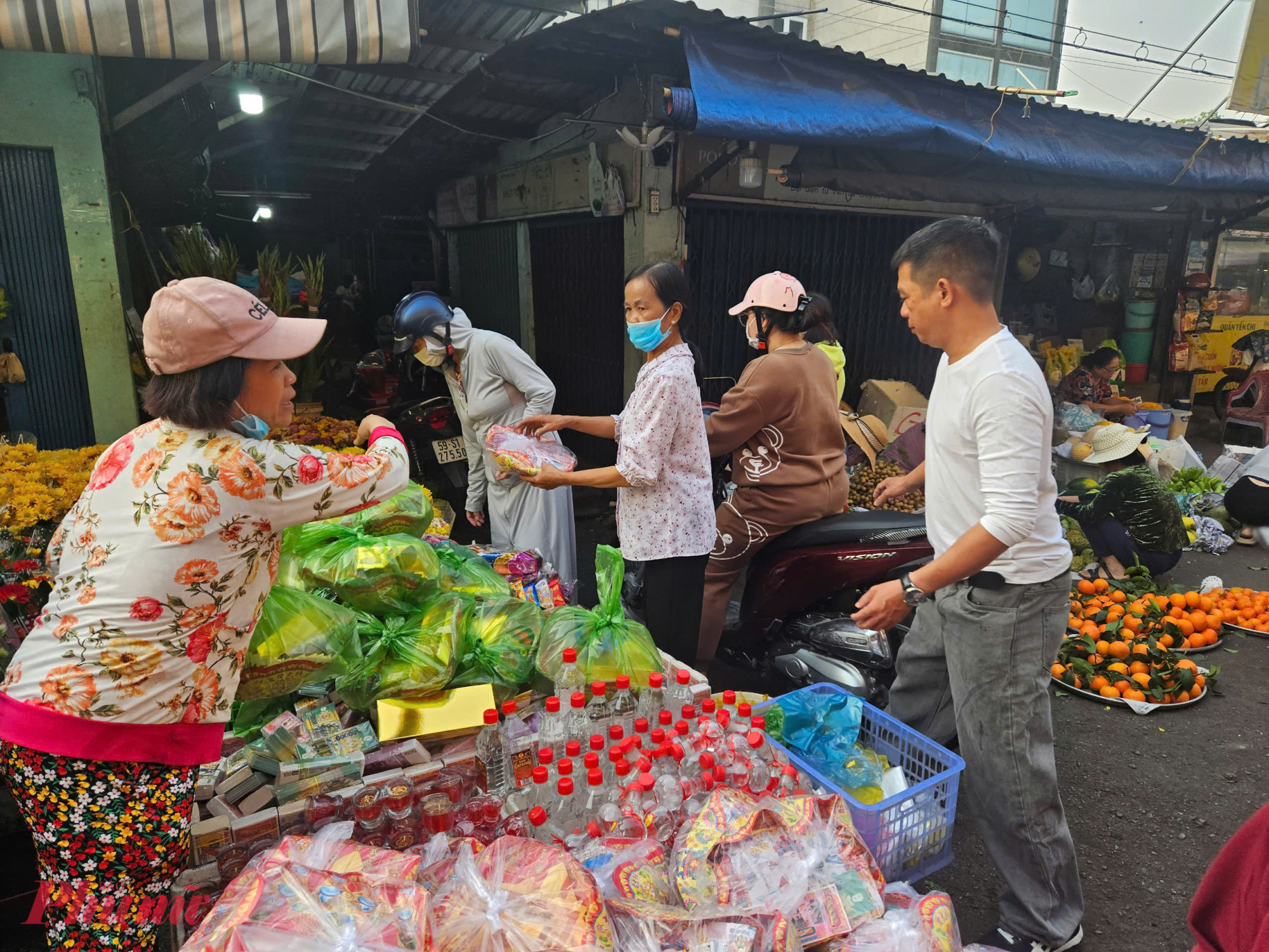 C&aacute;c loại giấy tiền c&uacute;ng Thần T&agrave;i được b&aacute;n phổ biến từ 15.000 đồng/bộ trở l&ecirc;n, t&ugrave;y loại. 