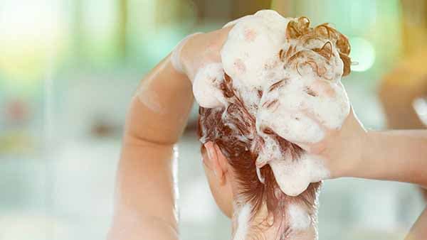 Cục Quản l&yacute; dược thu hồi sản phẩm Gel tắm gội v&igrave; c&oacute; chứa thuốc diệt c&ocirc;n tr&ugrave;ng, kh&ocirc;ng được ph&acirc;n loại