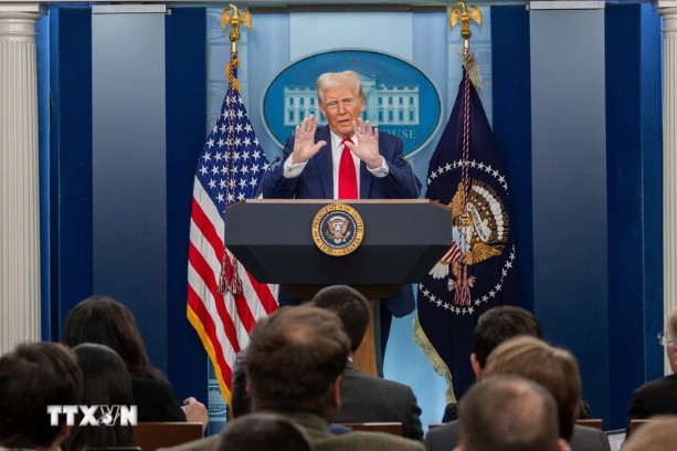 Tổng thống Mỹ Donald Trump ph&aacute;t biểu tại cuộc họp b&aacute;o ở Nh&agrave; Trắng, Washington D.C. (Ảnh: THX/TTXVN)