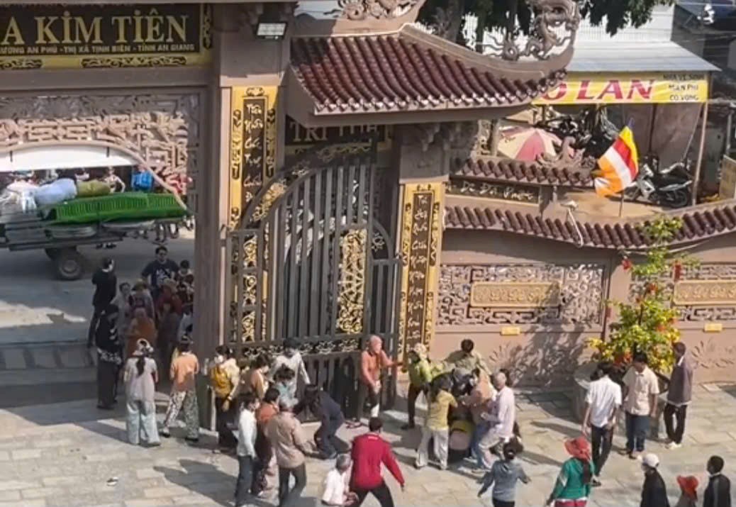 Hiện trường xảy ra vụ việc. Ảnh: Văn Nghi&ecirc;m