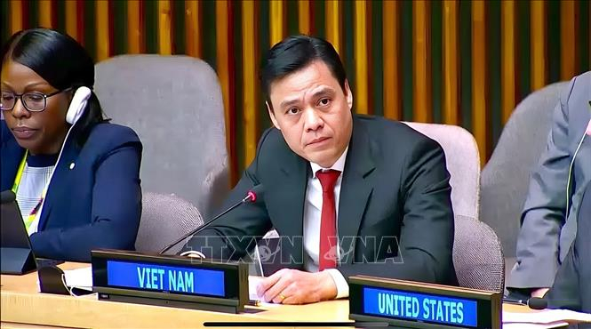 Đại sứ Đặng Ho&agrave;ng Giang, Trưởng Ph&aacute;i đo&agrave;n thường trực Việt Nam tại LHQ, ph&aacute;t biểu tại phi&ecirc;n họp. Ảnh: Quang Huy/PV TTXVN tại Mỹ
