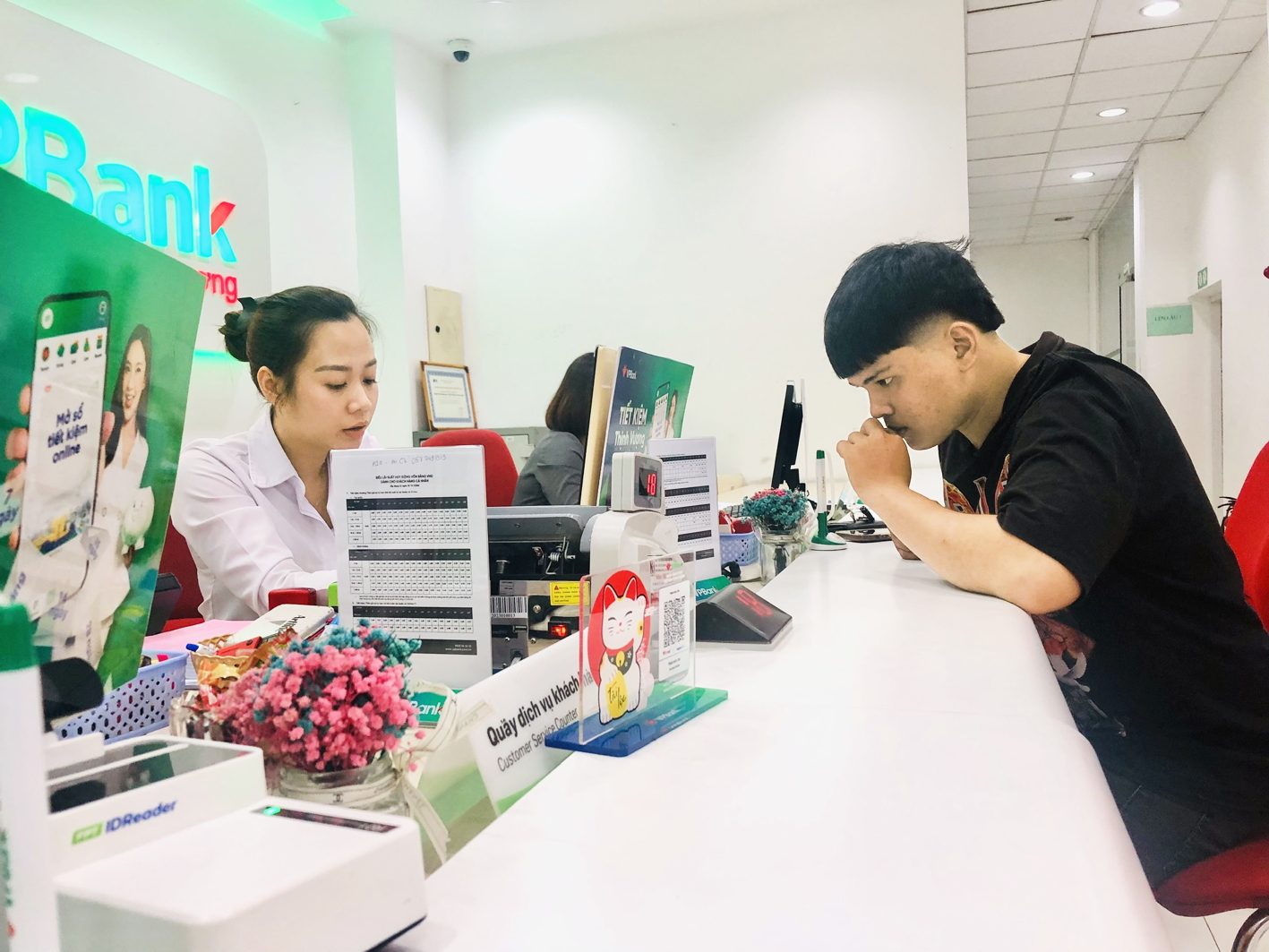 L&atilde;i suất cho vay của VPBank trong năm đầu ti&ecirc;n l&agrave; 7%/năm, sau đ&oacute; &aacute;p dụng l&atilde;i suất thả nổi. Ảnh chụp tại VPBank chi nh&aacute;nh Huỳnh Tấn Ph&aacute;t, quận 7