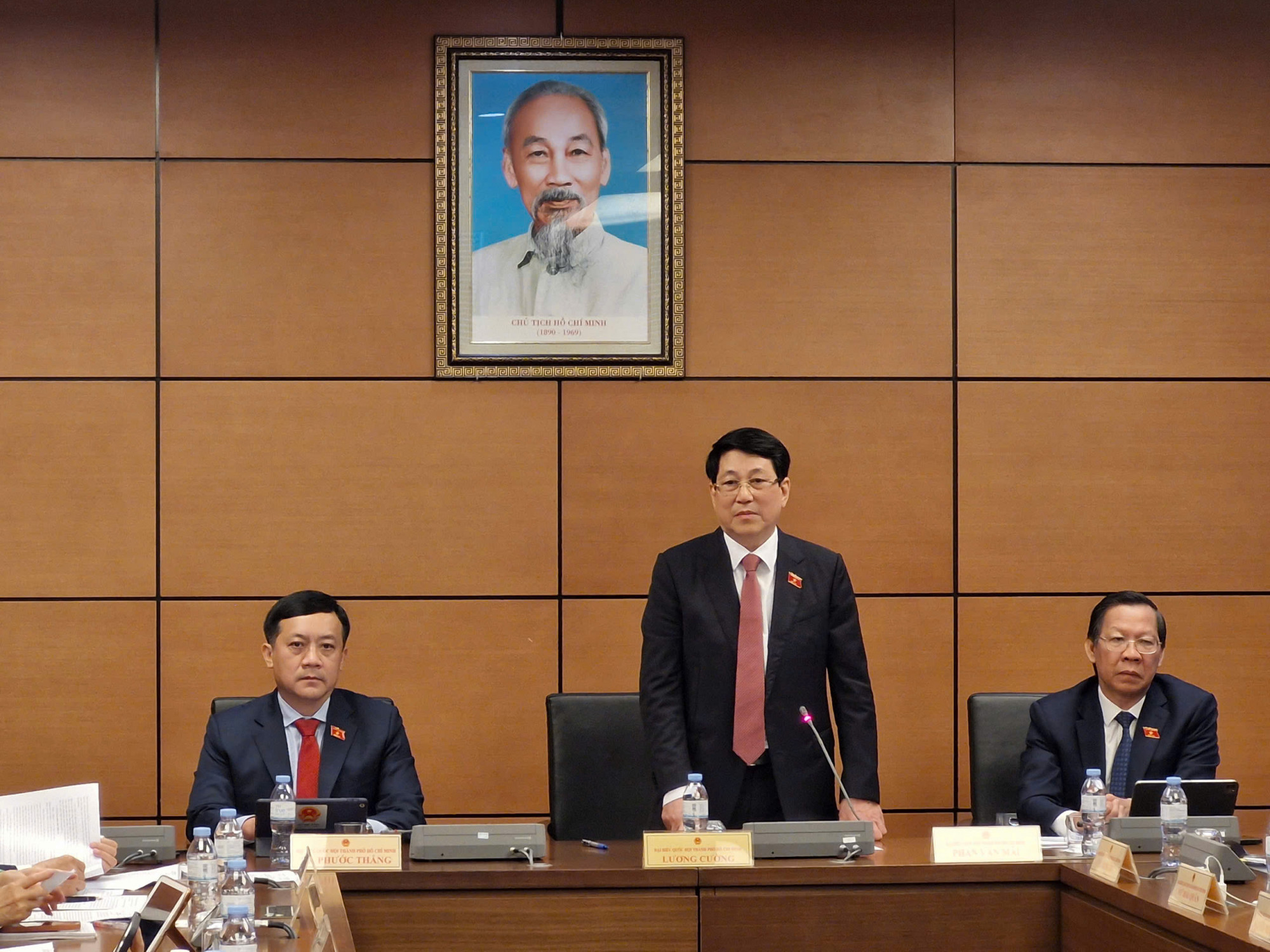 Chủ tịch nước Lương Cường đ&aacute;nh gi&aacute; cao vai tr&ograve; của TPHCM đ&oacute;ng g&oacute;p v&agrave;o tăng trưởng GDP cả nước - ảnh: M.Quang