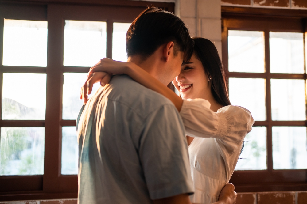 C&oacute; ai định nghĩa được t&igrave;nh y&ecirc;u? - Ảnh: Shutterstock