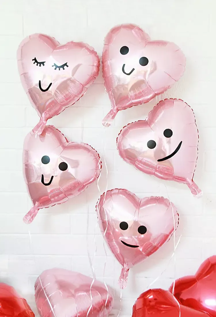 Từ tiếng Nhật &ldquo;kawaii&rdquo; c&oacute; nghĩa l&agrave; &ldquo;dễ thương&rdquo;, &ldquo;đ&aacute;ng y&ecirc;u&rdquo; hoặc &ldquo;nhỏ nhắn&rdquo; trong tiếng Anh &mdash; ba từ ho&agrave;n hảo cho ng&agrave;y lễ của thần t&igrave;nh y&ecirc;u Cupid. Lấy cảm hứng từ điều n&agrave;y, A Bubbly Life đ&atilde; tạo ra những quả b&oacute;ng bay đ&aacute;ng y&ecirc;u n&agrave;y sẽ l&agrave;m say đắm mọi lứa tuổi.