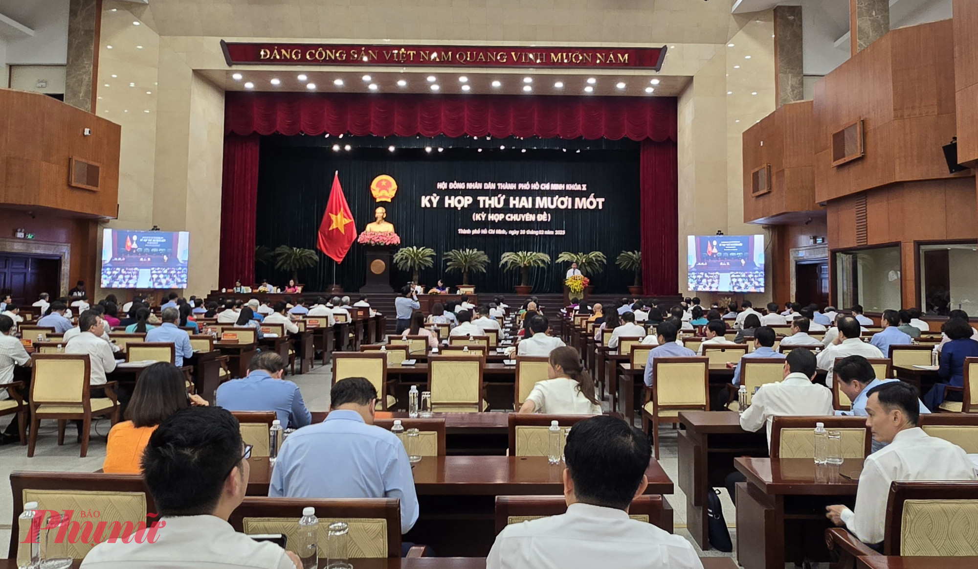 Kỳ họp HĐND TPHCM lần thứ 21 (kỳ họp chuy&ecirc;n đề) 