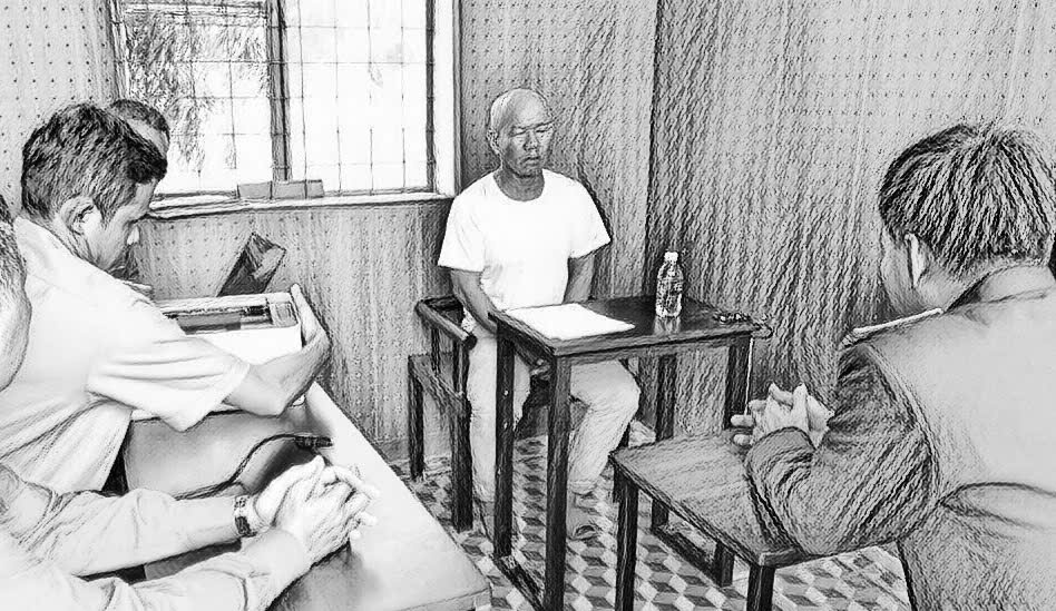 Cơ quan điều tra lấy lời khai của nghi phạm Trần Bảo Uy&ecirc;n - Ảnh: C&ocirc;ng an cung cấp.