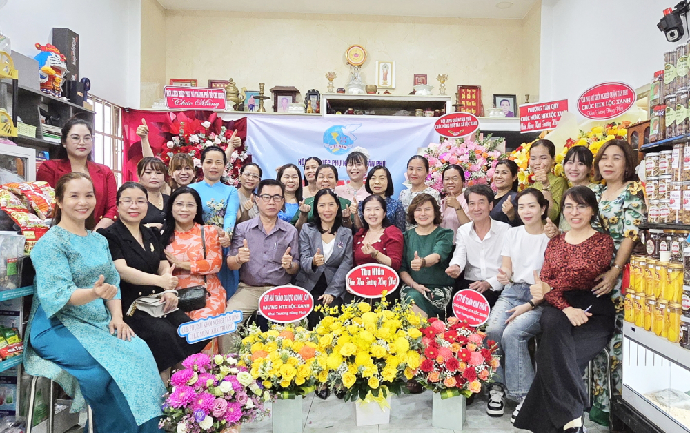 Hợp t&aacute;c x&atilde; Thương mại Dịch vụ Lộc Xanh th&agrave;nh lập để chị em phụ nữ c&ugrave;ng nhau ph&aacute;t triển
