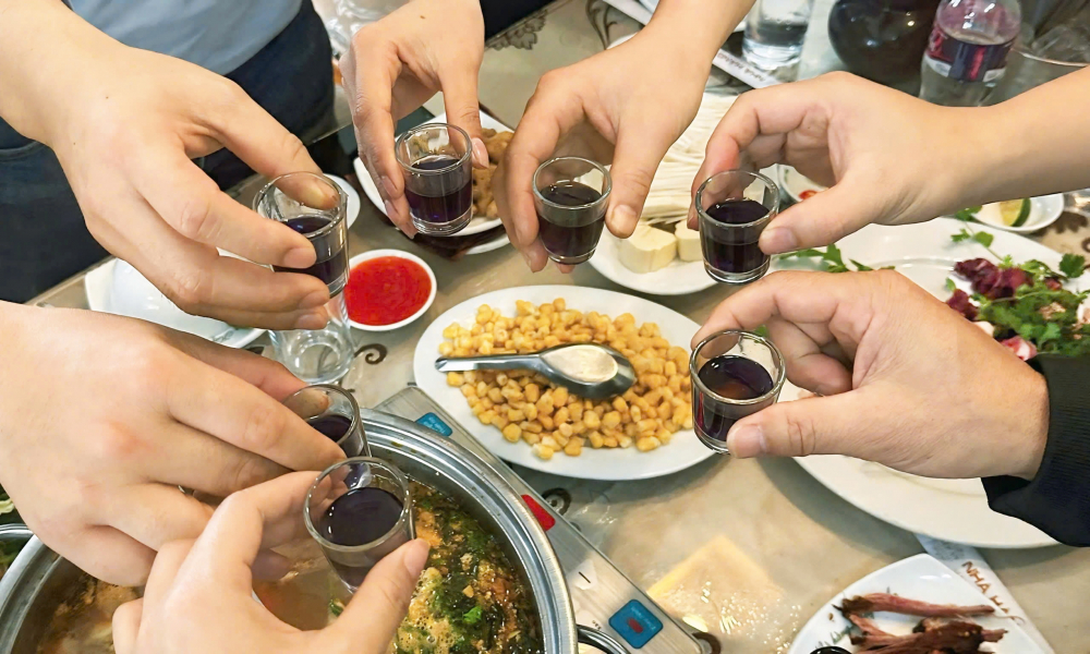 Uống nhiều rượu g&acirc;y ra t&aacute;c hại nghi&ecirc;m trọng tới hệ thần kinh của con người ẢNH MINH HỌA: ANH NGỌC