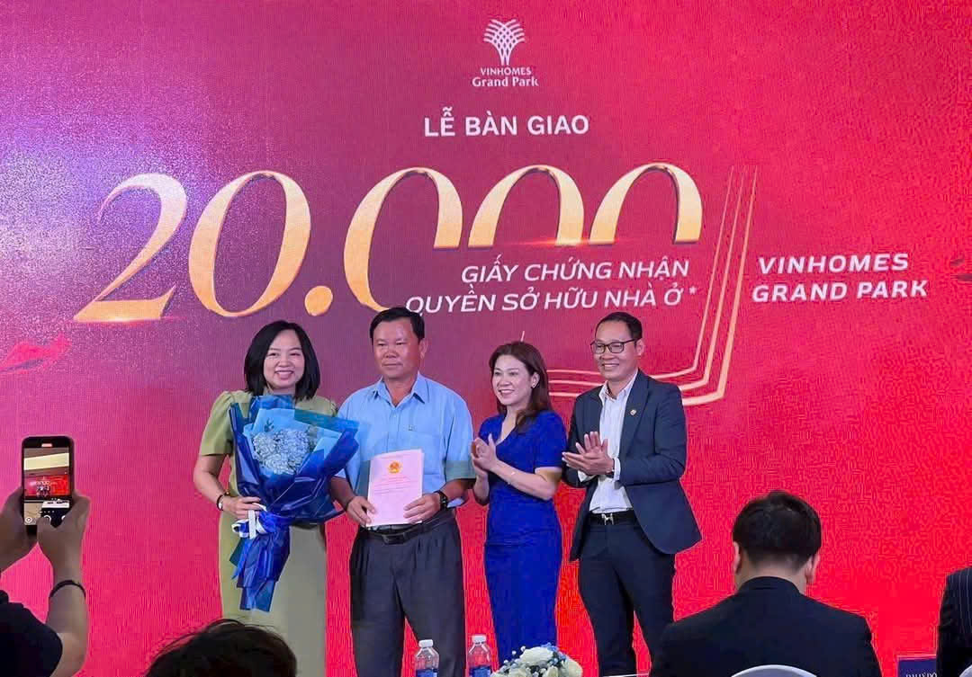 Dự kiến sẽ c&oacute; 20.000 sổ hồng được trao cho cư d&acirc;n Vinhomes Grand Park trong năm 2025 - Ảnh: Vinhomes