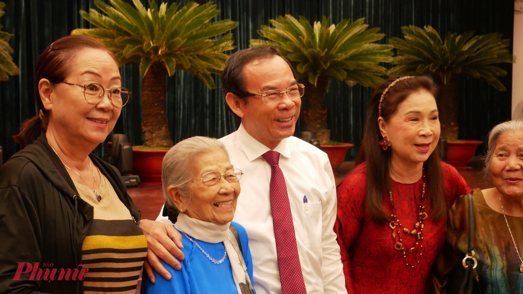 B&iacute; thư Nguyễn Văn N&ecirc;n ghi nhận v&agrave; tiếp thu những &yacute; kiến, đề xuất của văn nghệ sĩ, ph&oacute;ng vi&ecirc;n, bi&ecirc;n tập vi&ecirc;n